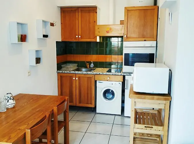 Chez Leslie Et Vincent : Climatises Avec Parking Privatif Perpignan